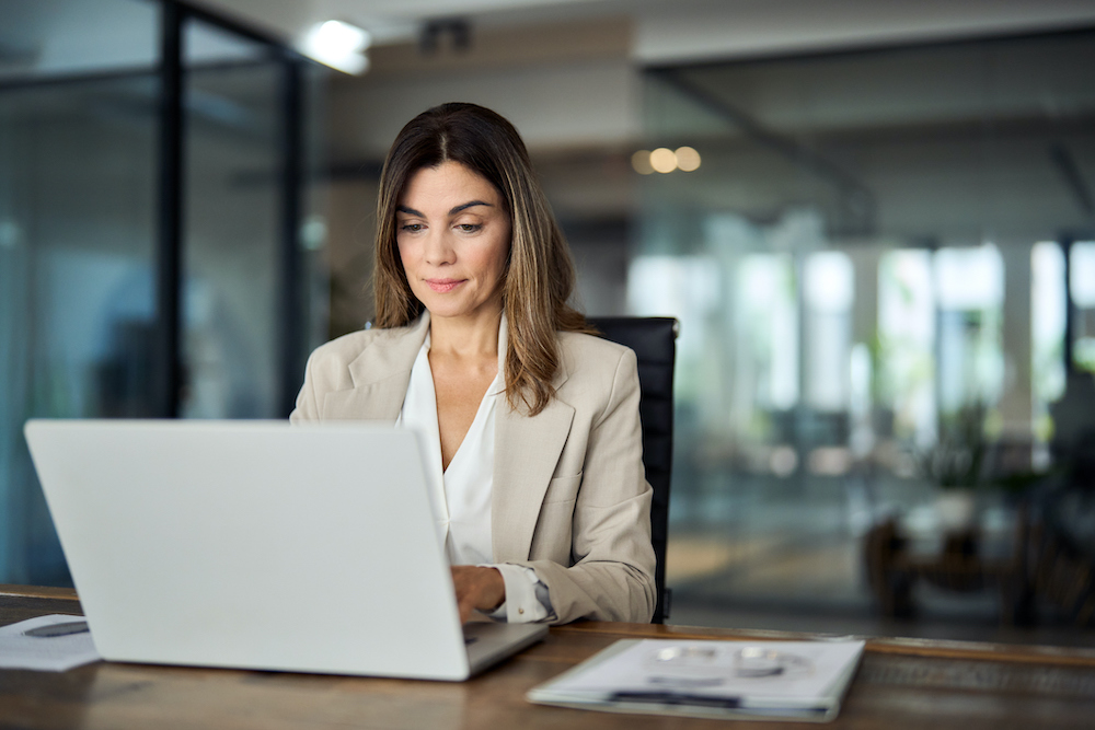 Die besten Büro-Outfits für die kühle Jahreszeit